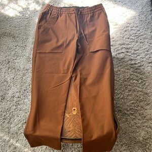 Lululemon men’s stretchy cargo pants